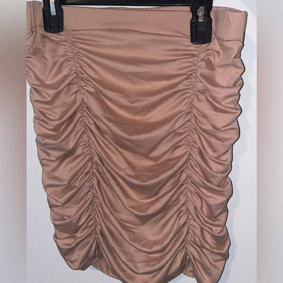 Pink Ruched Skirt - Picture 4 of 4